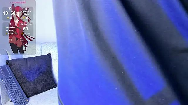 Velvet Noir  online show from 07-01-26, 11:34
