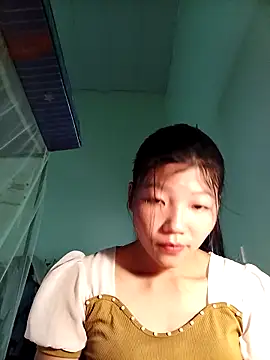 -Quyny- online show from 03-28-26, 04:34