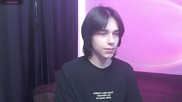 Snapshot of mason_silver chatting on 05-19-26, 10:10 mason silver online show from 05-19-26, 10:10