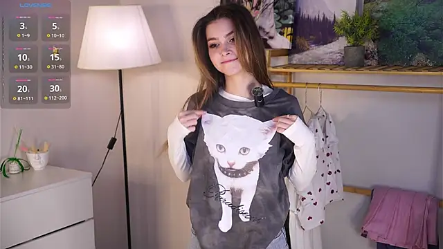 CherlyGuss online show from 04-28-26, 03:33