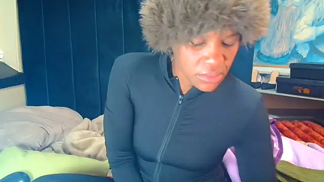 CaramelCandyxx online show from 07-05-26, 06:31