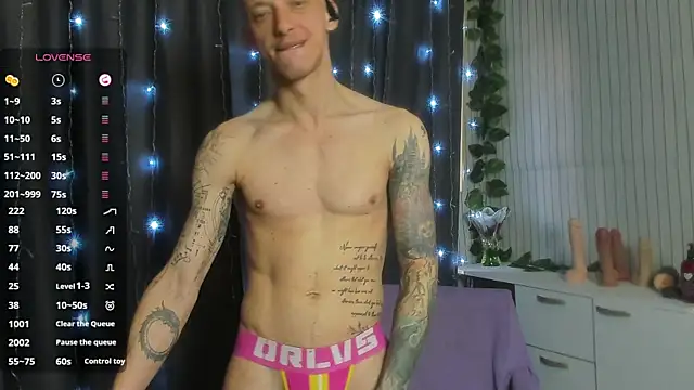 Snapshot of James2Inked chatting on 04-10-26, 06:07 James2Inked online show from 04-10-26, 06:07