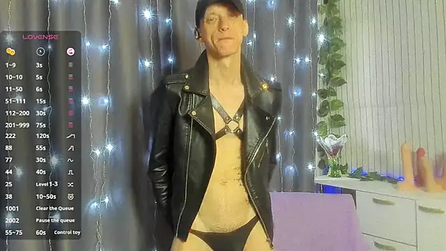 Snapshot of James2Inked chatting on 04-23-26, 06:03 James2Inked online show from 04-23-26, 06:03