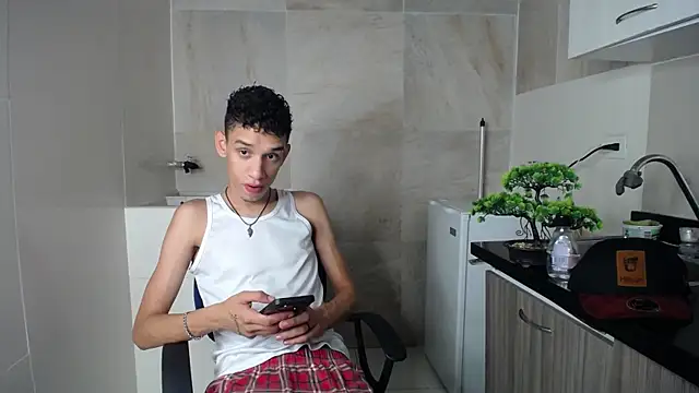 Snapshot of Zamaelprime_ chatting on 04-23-26, 05:30 Zamaelprime online show from 04-23-26, 05:30