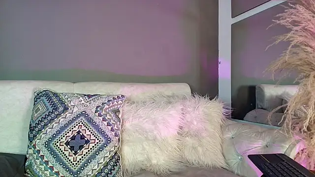 Zoee 8 online show from 07-08-26, 10:58