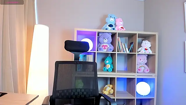 Saphyralux online show from 05-23-26, 09:30