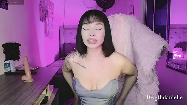goth Valentinna online show from 04-21-26, 05:14