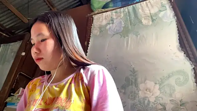 HelgaLoyer online show from 04-02-26, 01:58