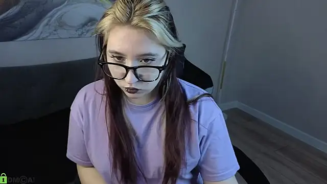 Luna Host online show from 05-15-26, 01:12