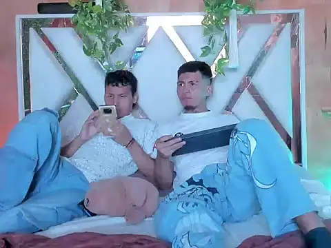 Snapshot of Blaze_Star chatting on 03-28-26, 03:33 Blaze Star online show from 03-28-26, 03:33