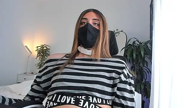 LilyReina online show from 04-21-26, 06:23