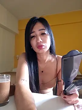 Snapshot of Emceeeeee25 chatting on 03-29-26, 04:45 Emceeeeee25 online show from 03-29-26, 04:45