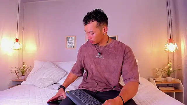 Snapshot of dominik_drake chatting on 07-17-26, 12:23 dominik drake online show from 07-17-26, 12:23