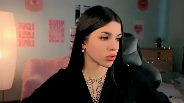 molly rettyy online show from 04-18-26, 04:38