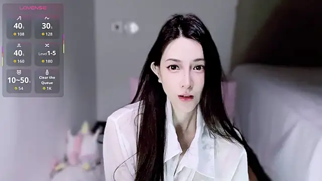 Snapshot of LILI7-LI chatting on 05-30-26, 04:37 LILI7-LI online show from 05-30-26, 04:37