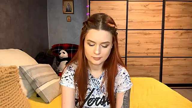 FoxyEmma online show from 04-23-26, 01:13