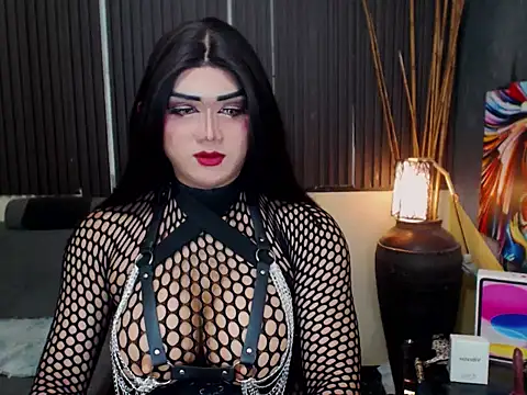 Snapshot of HugexMsLovelyxCock chatting on 05-08-26, 08:08 HugexMsLovelyxCock online show from 05-08-26, 08:08