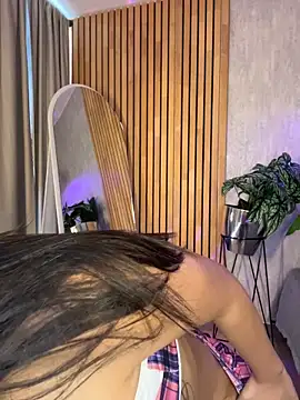 EmmaVonn online show from 05-07-26, 07:52