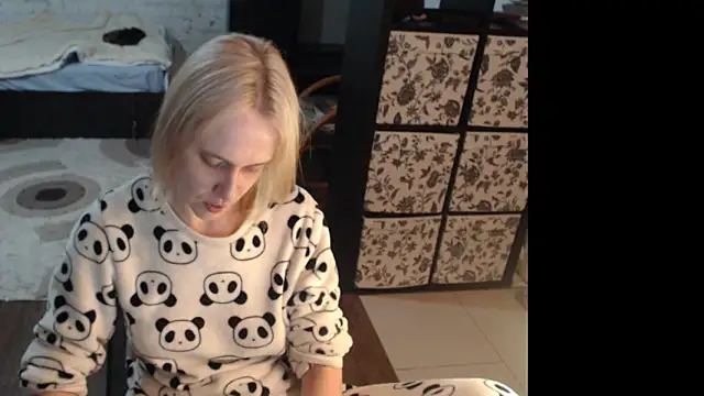 Snapshot of Sweet_hot_shrmp chatting on 04-26-26, 08:28 Sweet hot shrmp online show from 04-26-26, 08:28