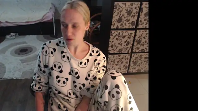 Snapshot of Sweet_hot_shrmp chatting on 05-04-26, 11:56 Sweet hot shrmp online show from 05-04-26, 11:56