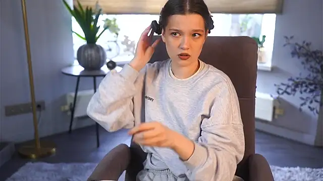 AnabelChicles online show from 04-07-26, 05:30