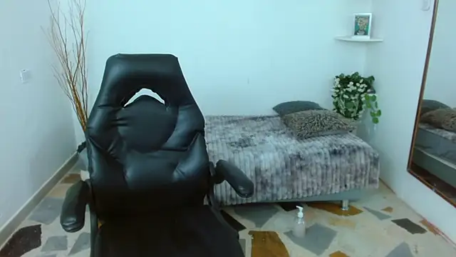 Valeriamora  online show from 04-01-26, 01:41