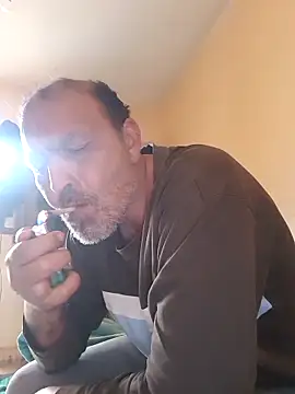 Snapshot of Bigzebg chatting on 04-03-26, 11:19 Bigzebg online show from 04-03-26, 11:19