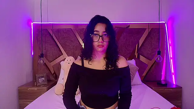 bella swwan  online show from 06-09-26, 01:45