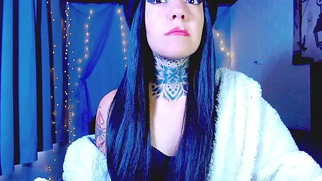 Snapshot of LannieGonzales chatting on 04-16-26, 01:01 LannieGonzales online show from 04-16-26, 01:01