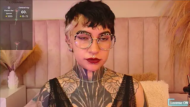 Luana fiore online show from 04-20-26, 12:19