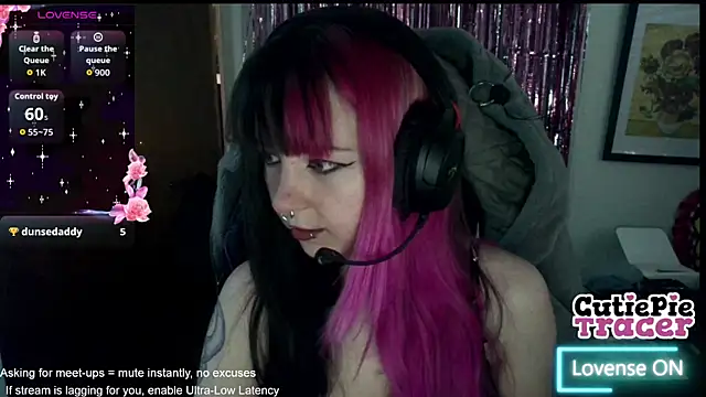 CutieTracer online show from 05-11-26, 12:22