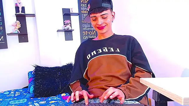 Snapshot of milo_hot_ chatting on 04-03-26, 06:17 milo hot online show from 04-03-26, 06:17