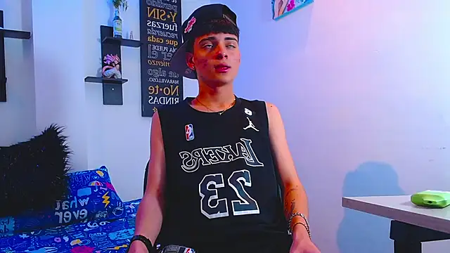 Snapshot of milo_hot_ chatting on 04-07-26, 07:03 milo hot online show from 04-07-26, 07:03