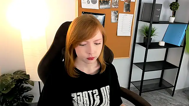CherryCrushLove online show from 04-28-26, 05:12