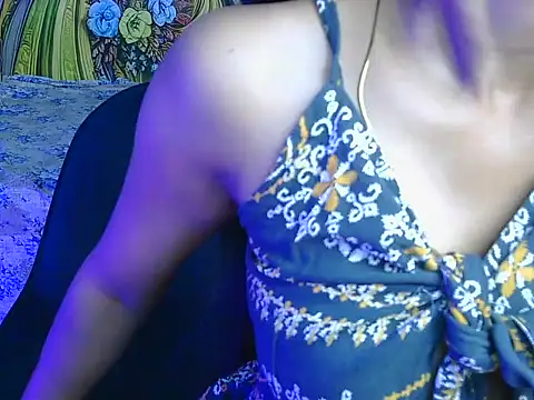 Snapshot of avni222 chatting on 05-07-26, 05:35 avni222 online show from 05-07-26, 05:35