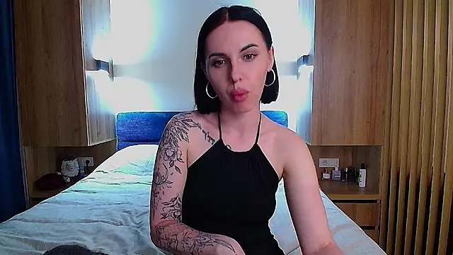 Snapshot of Sour_Berry_ chatting on 05-14-26, 04:25 Sour Berry online show from 05-14-26, 04:25