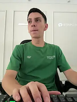 Snapshot of Liam_Fiire chatting on 04-03-26, 02:48 Liam Fiire online show from 04-03-26, 02:48