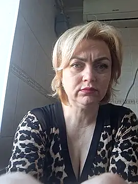 SylvieGold453 online show from 04-14-26, 12:33