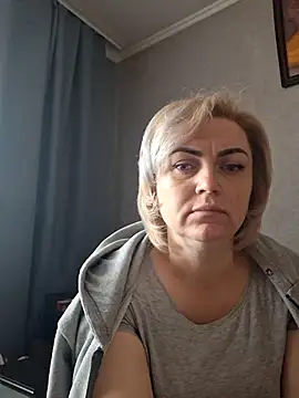 SylvieGold453 online show from 04-28-26, 01:38