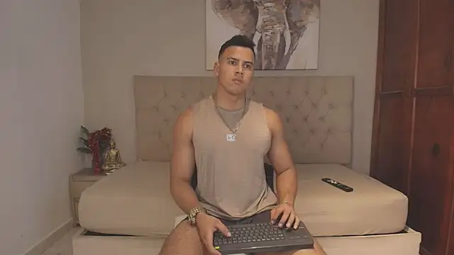 Maxi and Ares online show from 07-23-26, 07:45