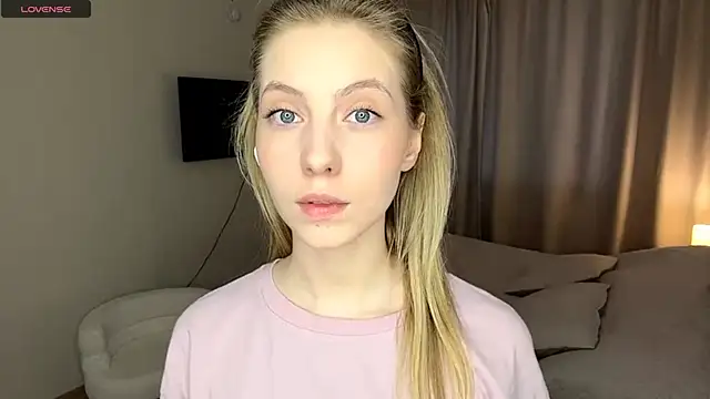 SofiaVelour online show from 04-02-26, 01:20