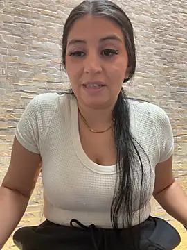 Snapshot of VeyraBlack chatting on 05-19-26, 09:10 VeyraBlack online show from 05-19-26, 09:10