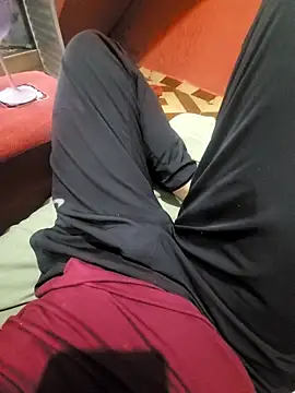 Vanzinho83 online show from 04-12-26, 02:38