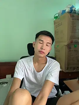 Snapshot of tuanhip chatting on 04-15-26, 03:24 tuanhip online show from 04-15-26, 03:24