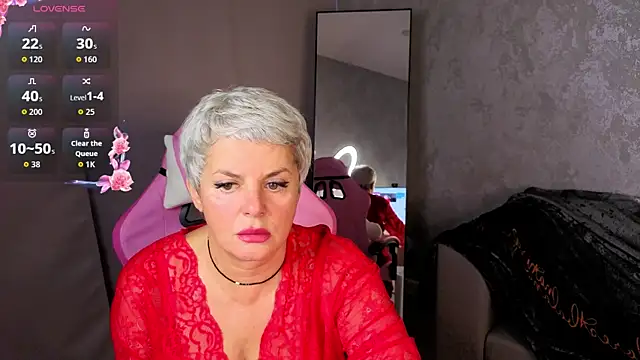 Linda Zef1r online show from 05-28-26, 01:47