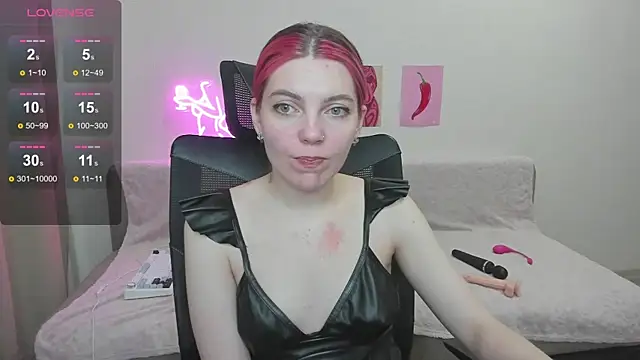 Marie Reyess online show from 05-13-26, 01:58