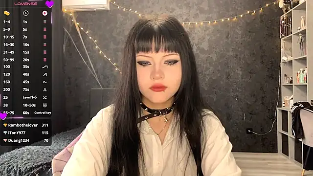 Snapshot of EmilyEmbears chatting on 05-14-26, 06:20 EmilyEmbears online show from 05-14-26, 06:20
