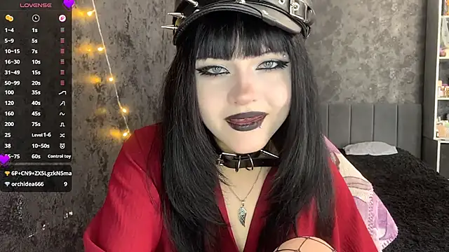 EmilyEmbears online show from 06-15-26, 07:21