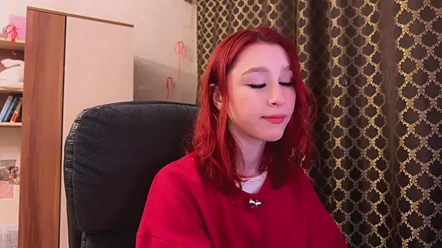 Snapshot of CindyHouse chatting on 04-04-26, 09:34 CindyHouse online show from 04-04-26, 09:34