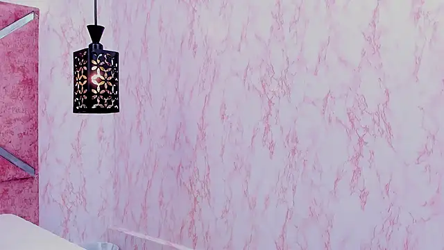 Lila Horney online show from 04-04-26, 02:25